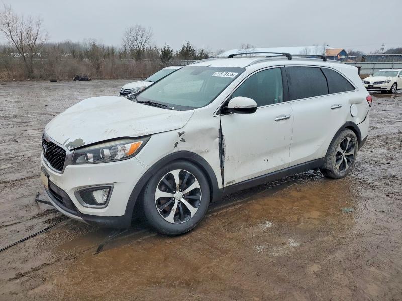 KIA SORENTO EX 2016 with VIN 5XYPHDA14GG025364 - Photo from auction
