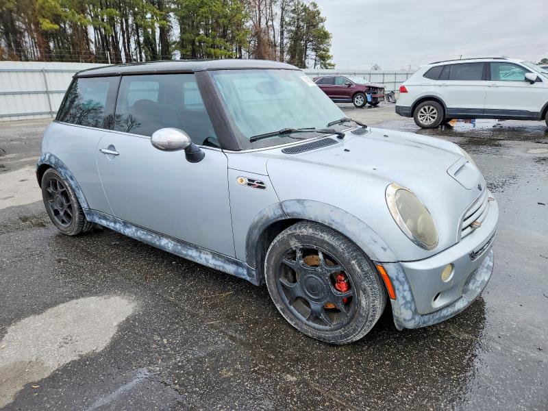 Photo 4 from auction – 2005 MINI COOPER S with VIN WMWRE33415TD93070
