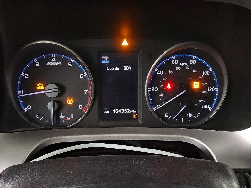 Photo 9 from auction – 2018 TOYOTA RAV4 ADVEN with VIN JTMWFREVXJD129679