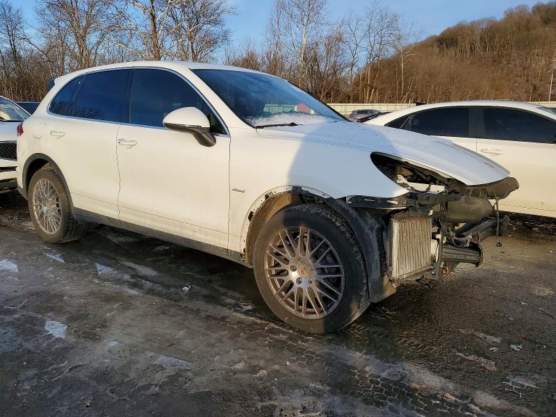 Photo 4 from auction – 2016 PORSCHE CAYENNE with VIN WP1AF2A27GKA40216