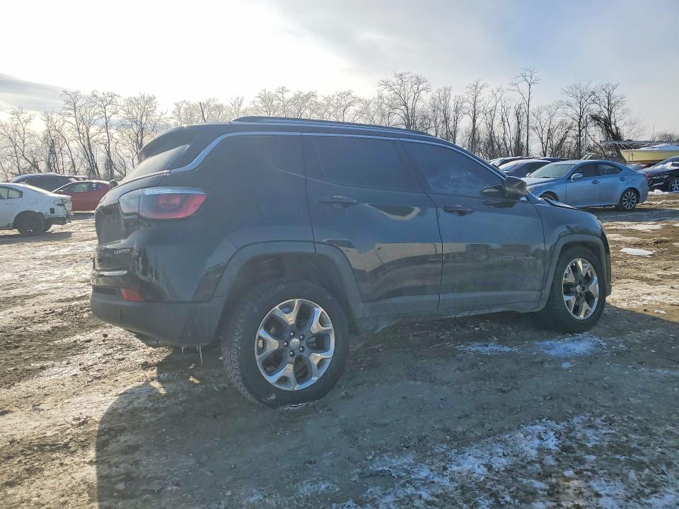 Photo 3 from auction – 2018 JEEP COMPASS with VIN 3C4NJDCB8JT333395