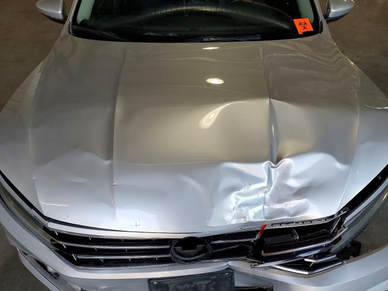 Photo 11 from auction – 2017 VOLKSWAGEN PASSAT SE with VIN 1VWGT7A3XHC063136