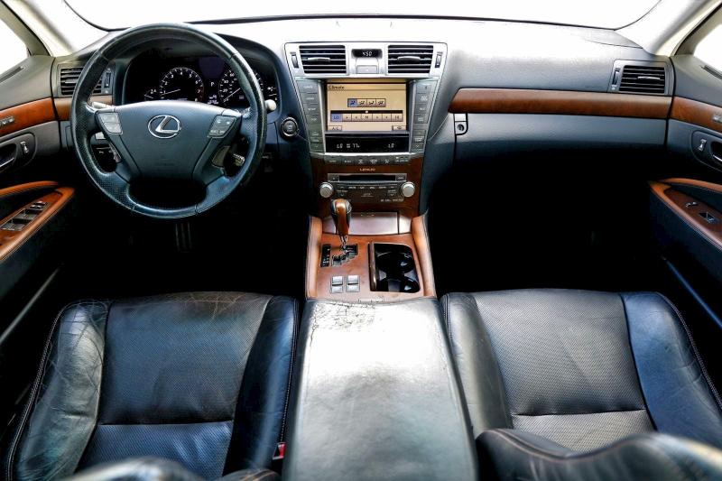 Photo 9 from auction – 2011 LEXUS LS 460 with VIN JTHBL5EF7B5103043