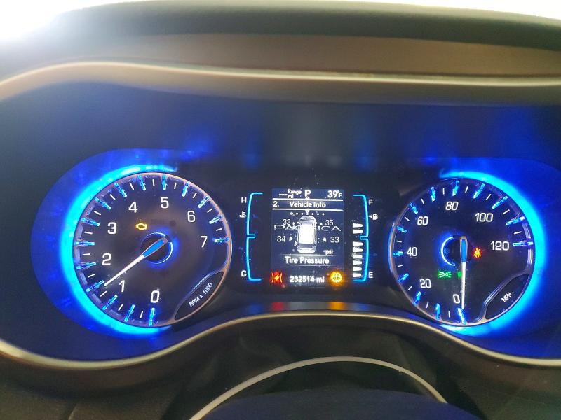 Photo 9 from auction – 2017 CHRYSLER PACIFICA T with VIN 2C4RC1DG8HR593104