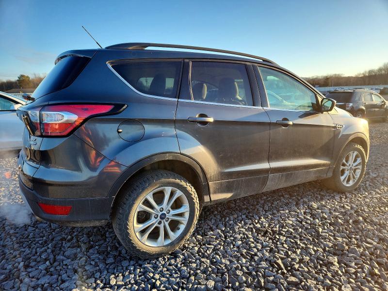 Photo 3 from auction – 2017 FORD ESCAPE SE with VIN 1FMCU9GDXHUC16629