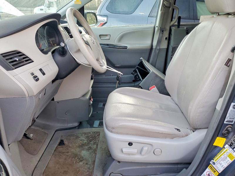 Photo 7 from auction – 2013 TOYOTA SIENNA LE with VIN 5TDKK3DC3DS331926