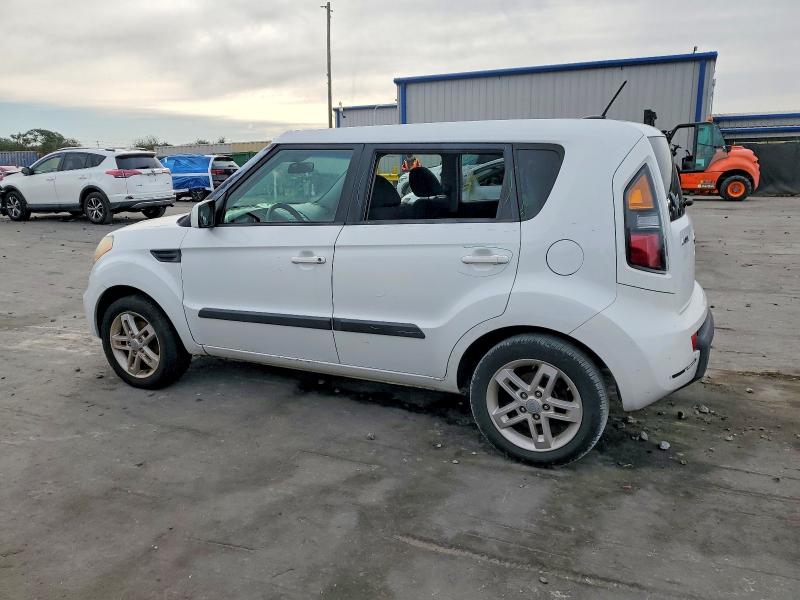 Photo 2 from auction – 2011 KIA SOUL + with VIN KNDJT2A22B7707506