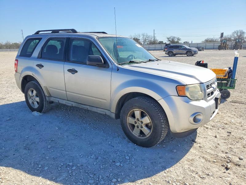 Photo 4 from auction – 2010 FORD ESCAPE XLS with VIN 1FMCU0C75AKA72324