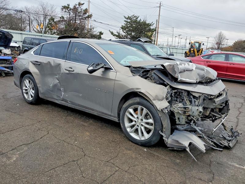 Photo 4 from auction – 2017 CHEVROLET MALIBU LT with VIN 1G1ZE5STXHF162135