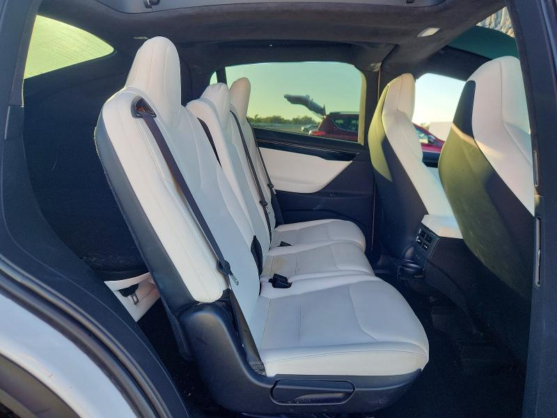 Photo 11 from auction – 2018 TESLA MODEL X with VIN 5YJXCAE20JF113987
