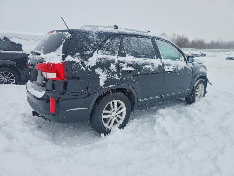 Photo 3 from auction – 2015 KIA SORENTO LX with VIN 5XYKTCA65FG585360