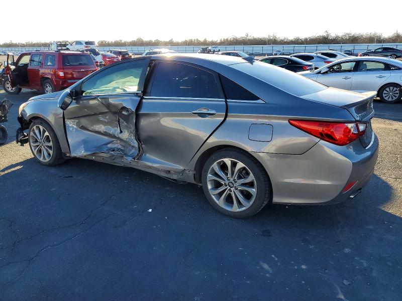 Photo 2 from auction – 2014 HYUNDAI SONATA with VIN 5NPEC4AC9EH813487