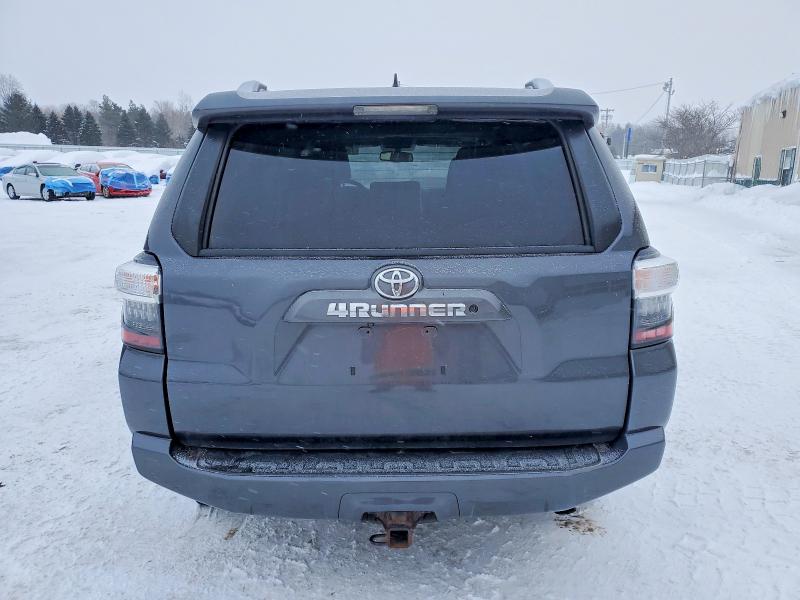 Photo 6 from auction – 2018 TOYOTA 4RUNNER SR with VIN JTEBU5JR3J5529367
