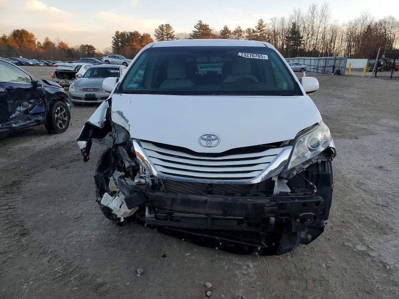Photo 5 from auction – 2016 TOYOTA SIENNA with VIN 5TDJK3DCXGS136681