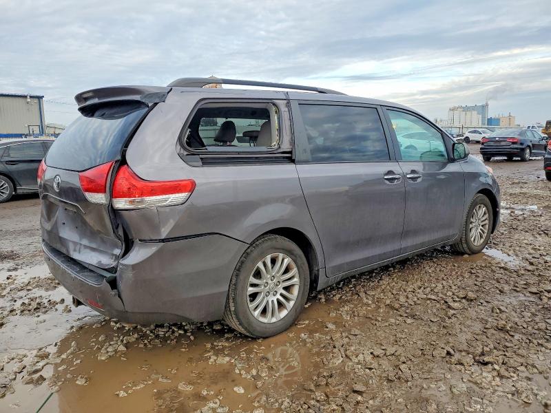 Photo 3 from auction – 2011 TOYOTA SIENNA with VIN 5TDYK3DC2BS094997