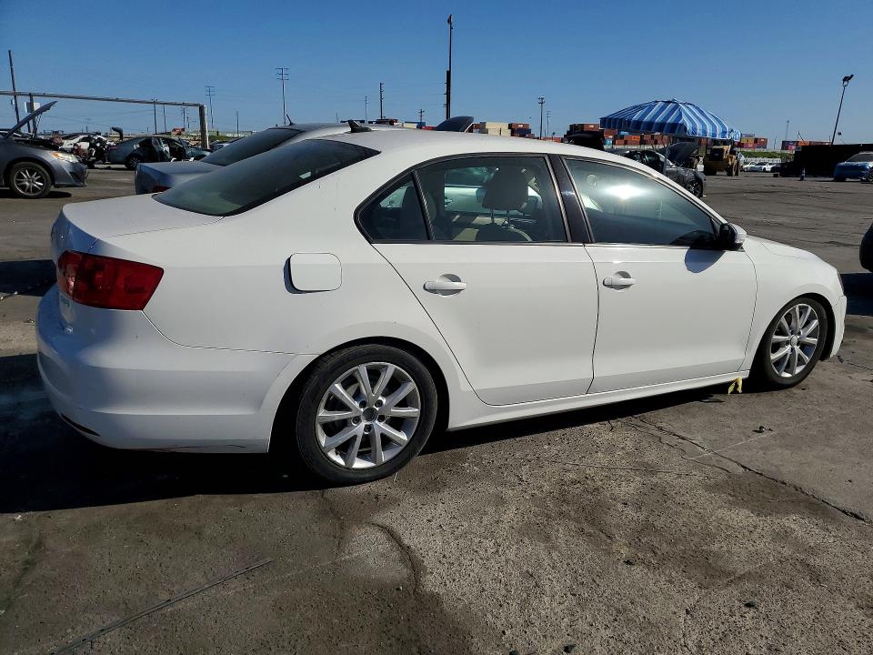Photo 3 from auction – 2011 VOLKSWAGEN JETTA SE with VIN 3VWDZ7AJ0BM035853