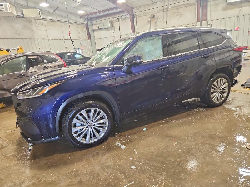 TOYOTA HIGHLANDER 2022 with VIN 5TDFZRBH9NS228400 - Photo from auction