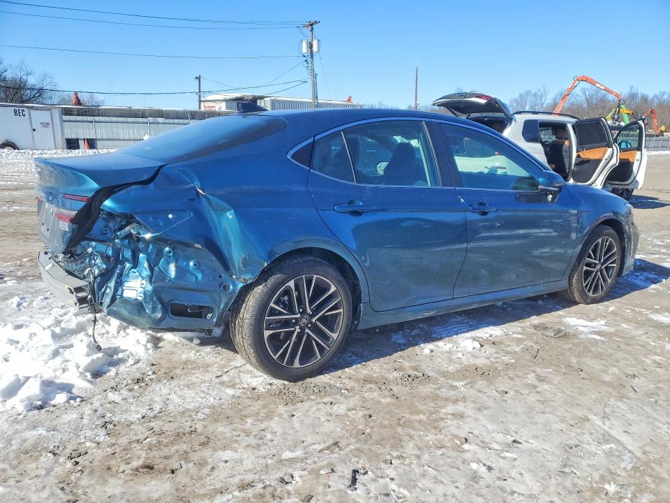 Photo 3 from auction – 2026 TOYOTA CAMRY with VIN 4T1DBADK6TU043151