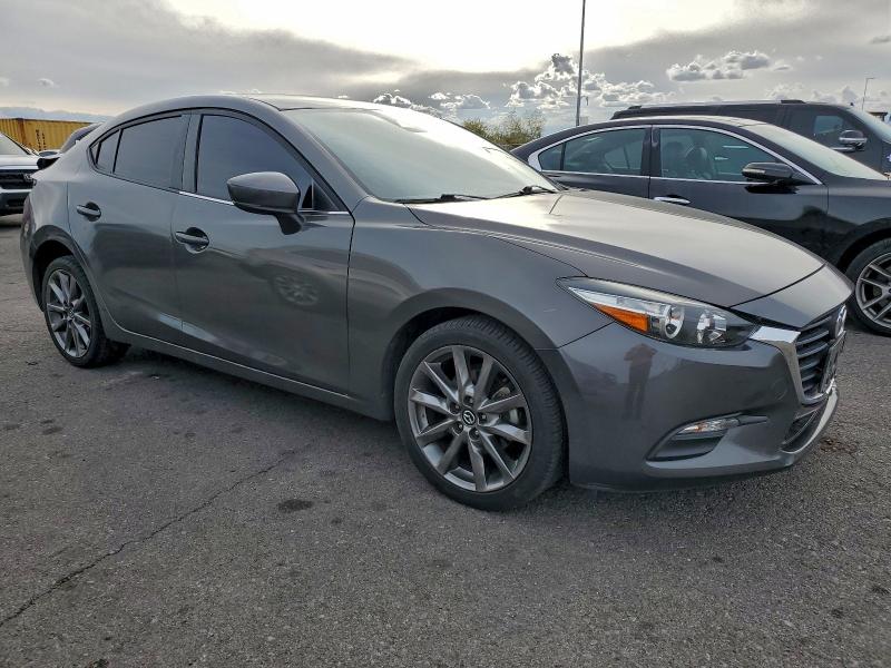 Photo 4 from auction – 2018 MAZDA 3 TOURING with VIN 3MZBN1V3XJM195698
