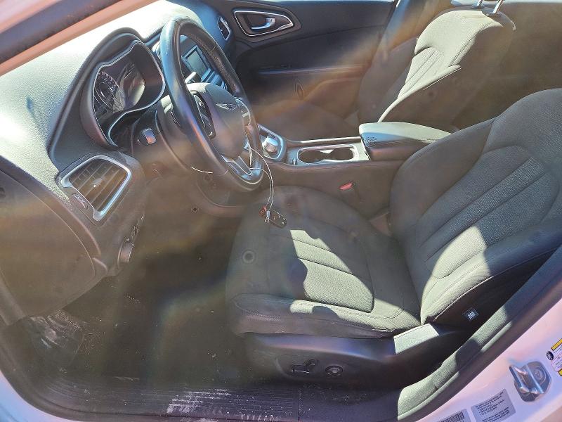 Photo 7 from auction – 2015 CHRYSLER 200 LIMITE with VIN 1C3CCCAB3FN569236