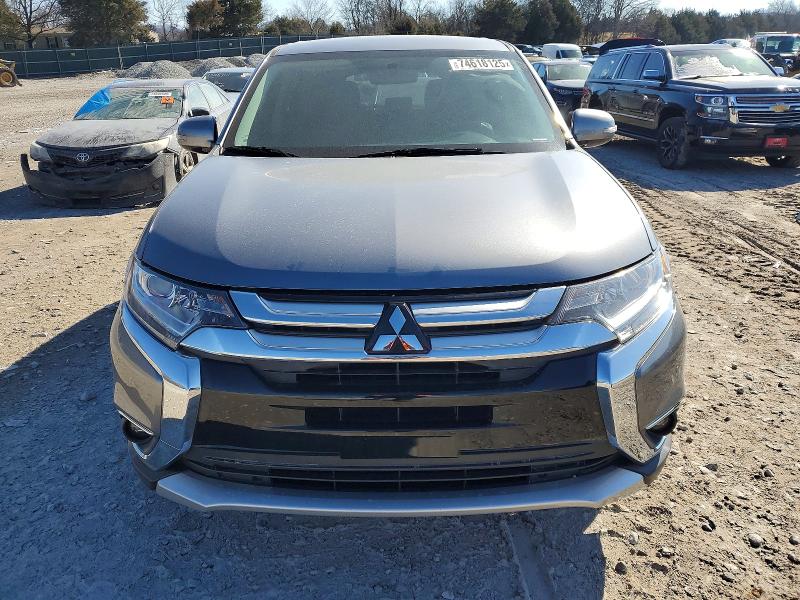 Photo 5 from auction – 2018 MITSUBISHI OUTLANDER with VIN JA4AD3A30JJ001237