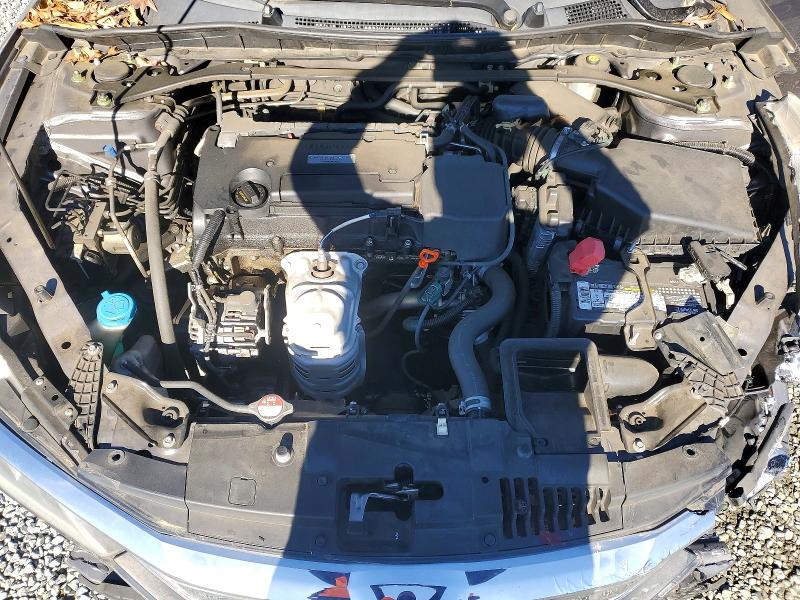 Photo 11 from auction – 2016 HONDA ACCORD with VIN 1HGCR2F71GA208283