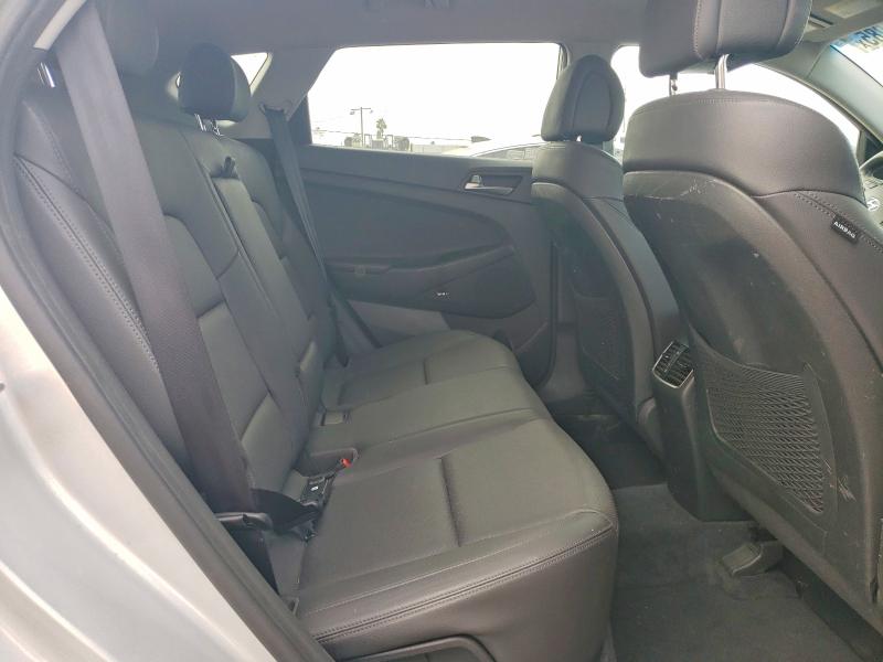 Photo 11 from auction – 2017 HYUNDAI TUCSON with VIN KM8J33A44HU427132
