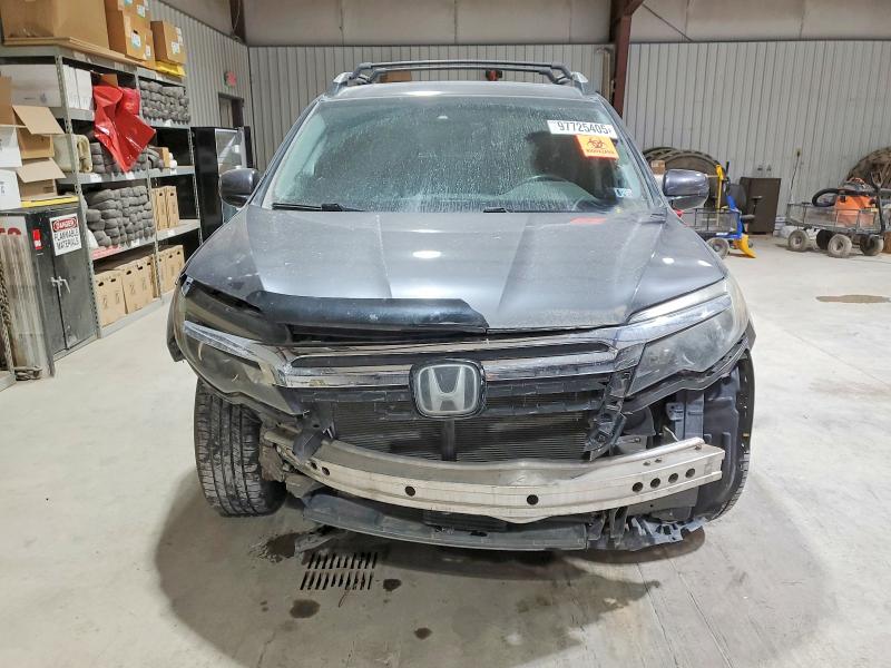 Photo 5 from auction – 2018 HONDA RIDGELINE with VIN 5FPYK3F75JB002596