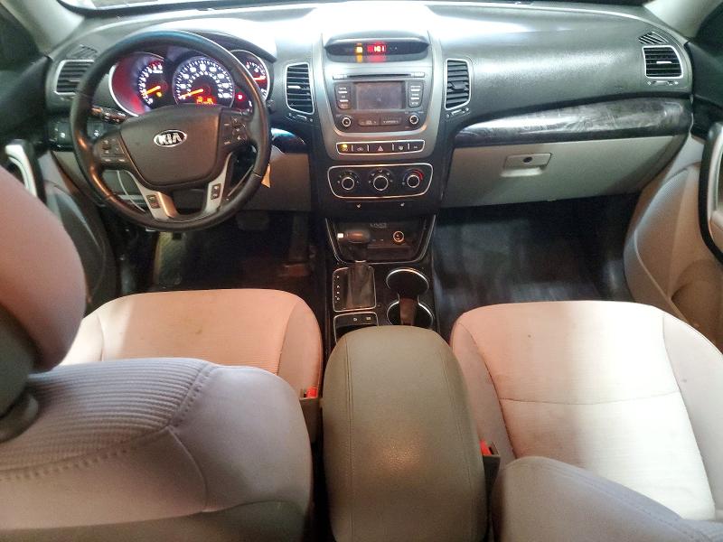Photo 8 from auction – 2015 KIA SORENTO LX with VIN 5XYKTCA61FG559130