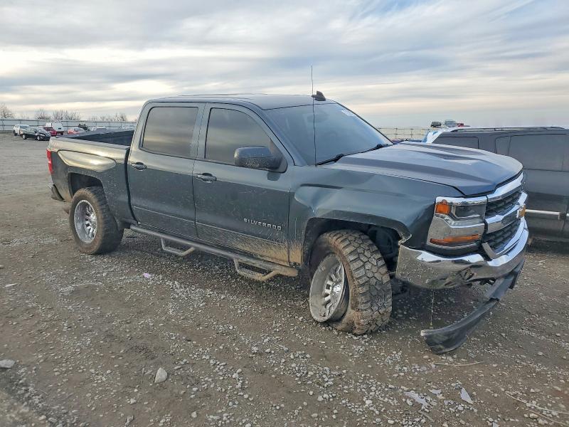 Photo 4 from auction – 2018 CHEVROLET SILVERADO with VIN 3GCUKREC1JG491985