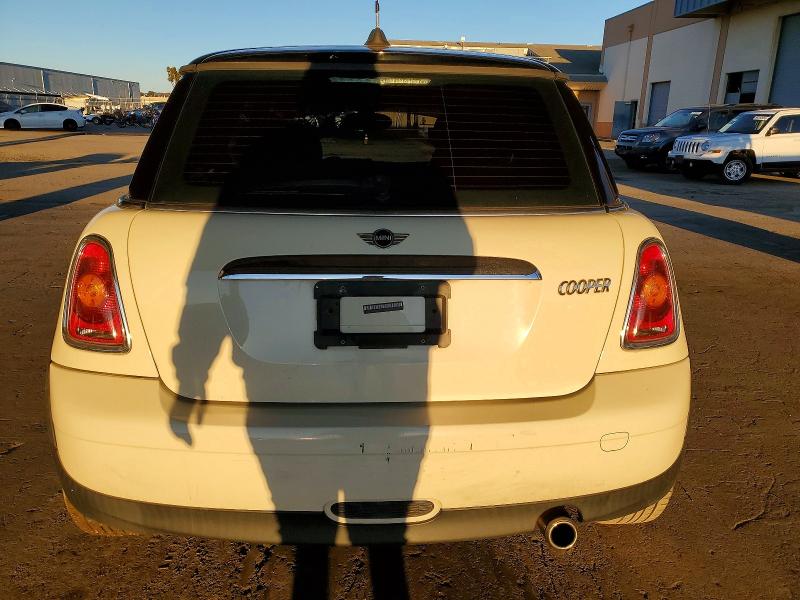 Photo 6 from auction – 2010 MINI COOPER with VIN WMWMF3C56ATZ21919
