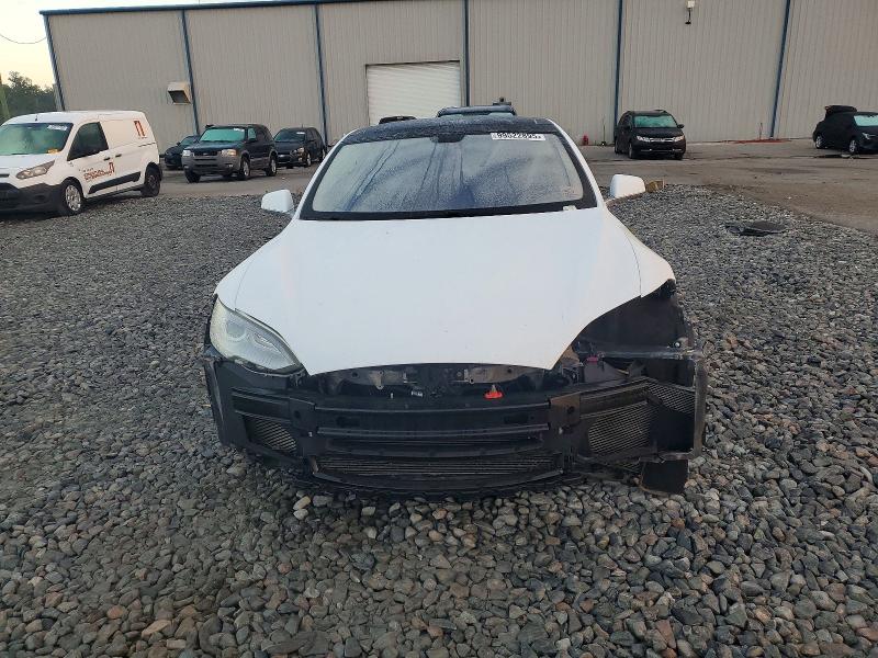 Photo 5 from auction – 2013 TESLA MODEL S with VIN 5YJSA1DN2DFP12261