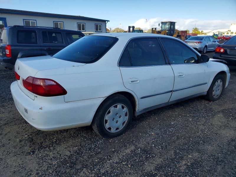 Photo 3 from auction – 2000 HONDA ACCORD LX with VIN JHMCG5647YC027334