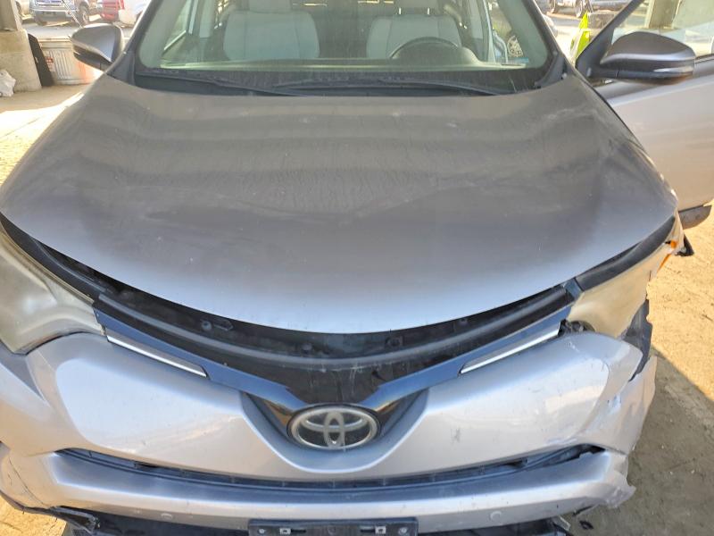 Photo 11 from auction – 2016 TOYOTA RAV4 XLE with VIN 2T3RFREV4GW428352