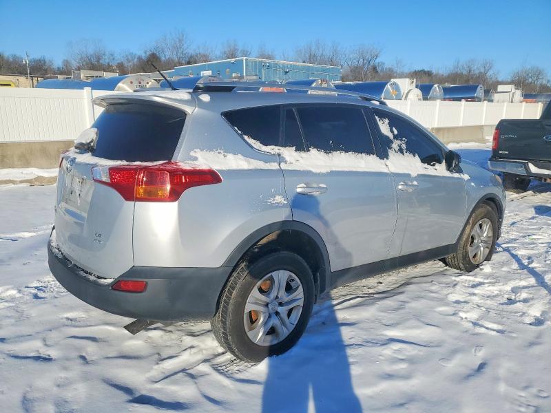 Photo 3 from auction – 2013 TOYOTA RAV4 LE with VIN 2T3BFREV1DW030951