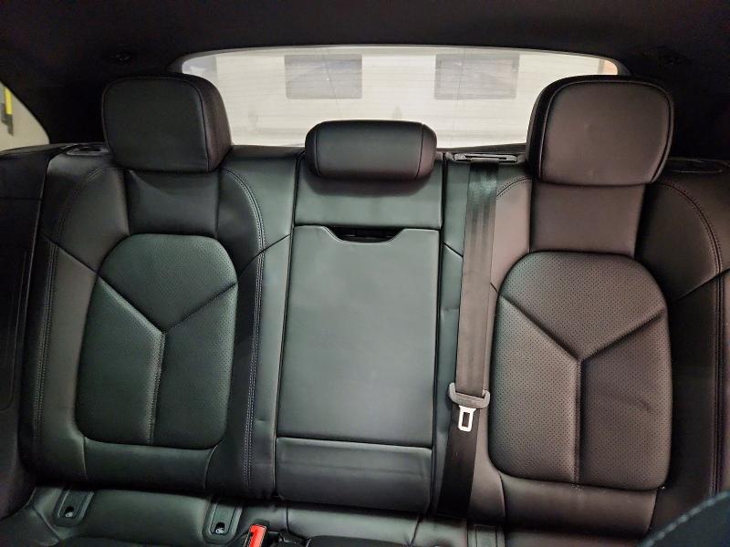 Photo 10 from auction – 2022 PORSCHE MACAN with VIN WP1AA2A57NLB10457