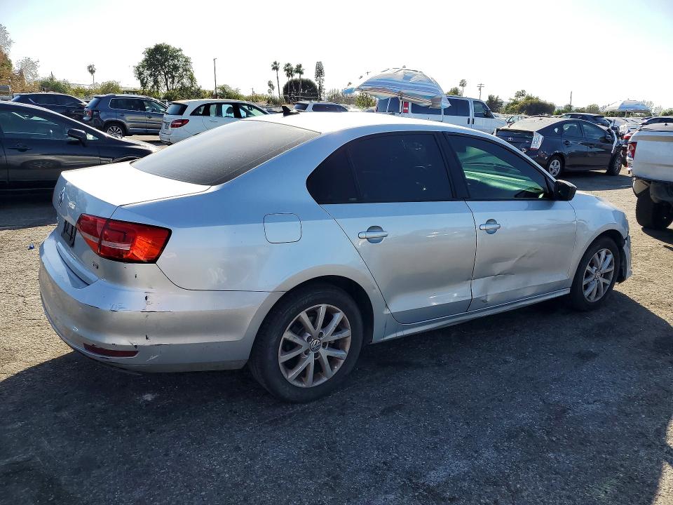 Photo 3 from auction – 2015 VOLKSWAGEN JETTA SE with VIN 3VWD17AJ6FM294828