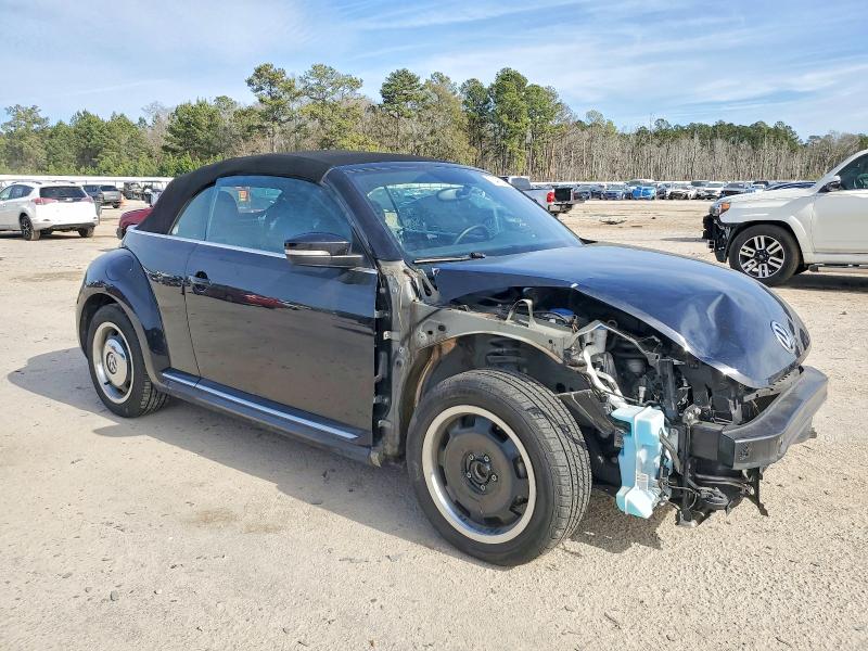 Photo 4 from auction – 2015 VOLKSWAGEN BEETLE with VIN 3VW517AT7FM818302