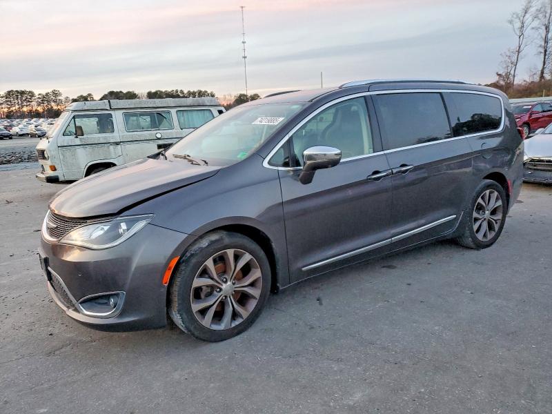 CHRYSLER PACIFICA L 2017 with VIN 2C4RC1GG3HR659179 - Photo from auction