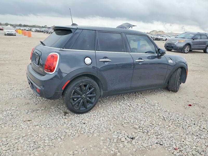 Photo 3 from auction – 2021 MINI COOPER with VIN WMWXU9C07M2M92424