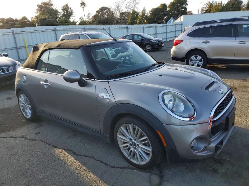 Photo 4 from auction – 2016 MINI COOPER S with VIN WMWWG9C5XG3A91742
