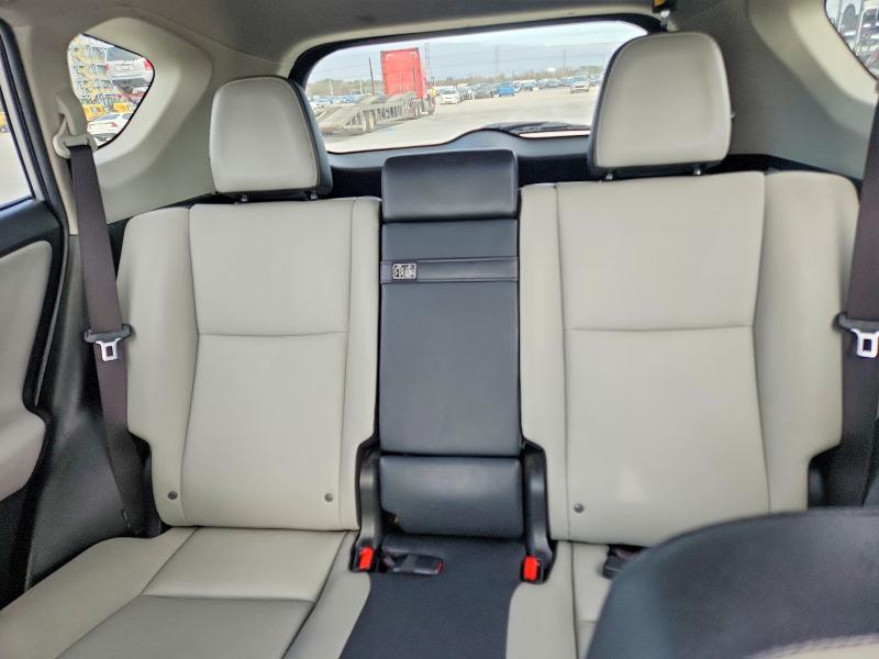 Photo 10 from auction – 2017 TOYOTA RAV4 HV LI with VIN JTMDJREV2HD073592