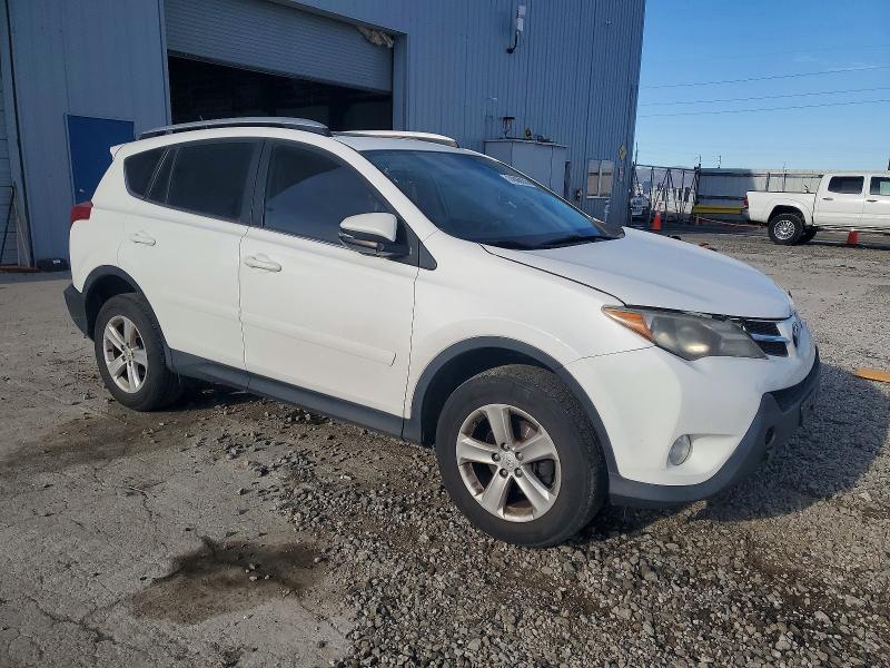 Photo 4 from auction – 2014 TOYOTA RAV4 with VIN JTMRFREV7ED048237