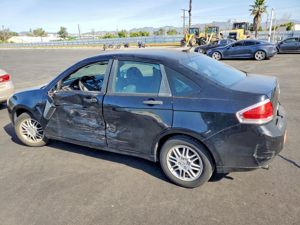 Photo 2 from auction – 2010 FORD FOCUS SE with VIN 1FAHP3FN1AW103760