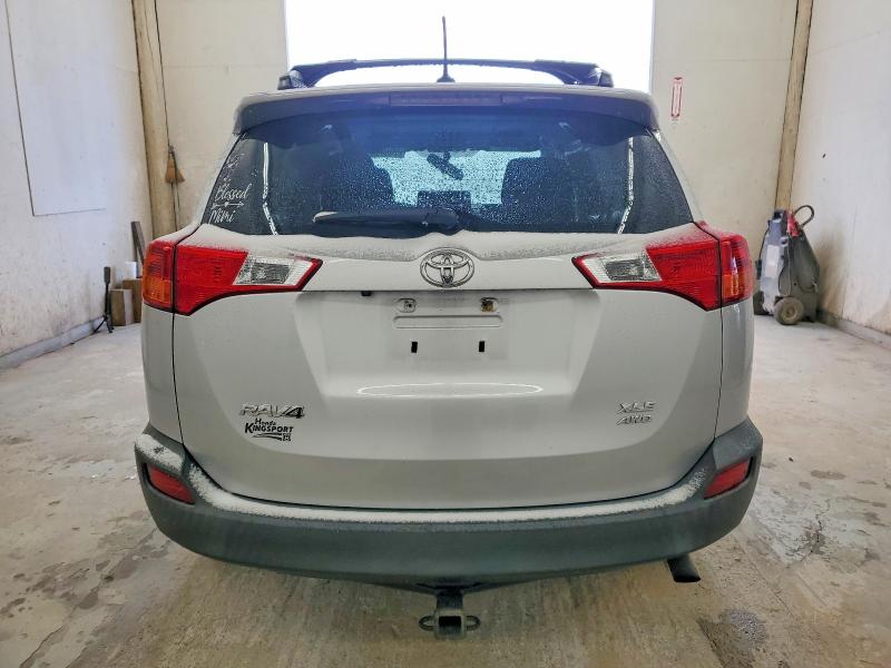 Photo 6 from auction – 2015 TOYOTA RAV4 XLE with VIN JTMRFREV1FD122902