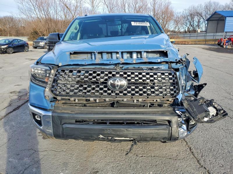 Photo 5 from auction – 2018 TOYOTA TUNDRA DOU with VIN 5TFUW5F15JX776582