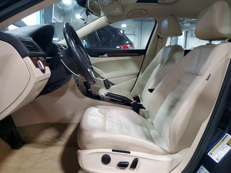 Photo 7 from auction – 2013 VOLKSWAGEN PASSAT SEL with VIN 1VWCN7A3XDC107915