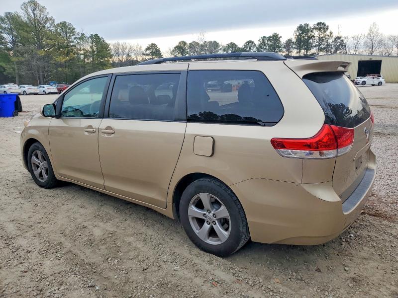 Foto 2 de la subasta – 2011 TOYOTA SIENNA con VIN 5TDKK3DC0BS073460