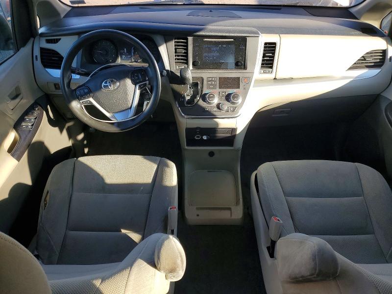 Photo 8 from auction – 2017 TOYOTA SIENNA with VIN 5TDZZ3DC8HS869022