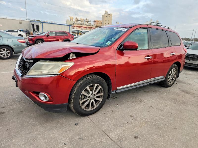 NISSAN PATHFINDER 2014 مع رقم تعريف المركبة 5N1AR2MN3EC627613 - صورة من المزاد